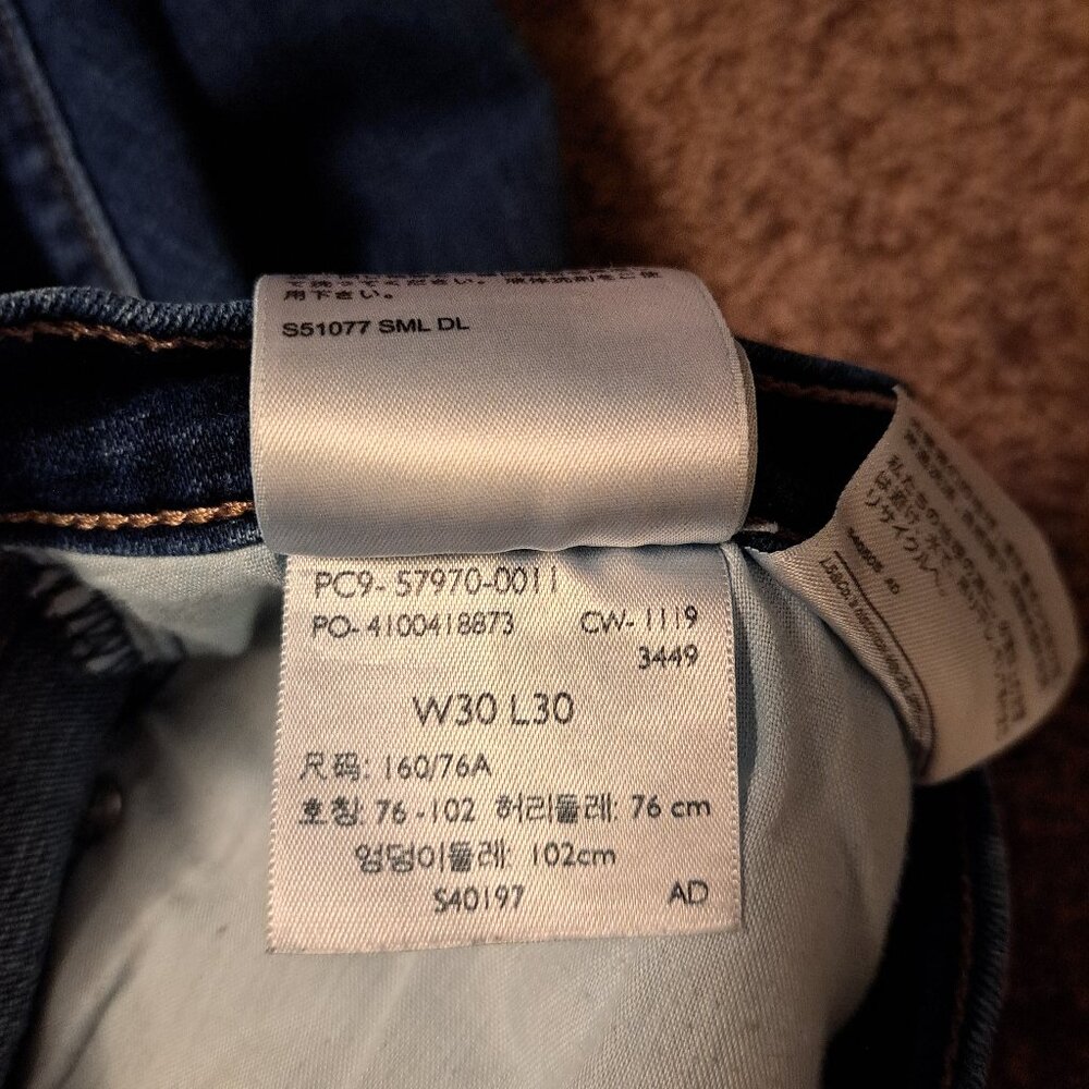 Levi's Curvy High-Rise Bootcut Denim Jeans - Picture 8 of 10